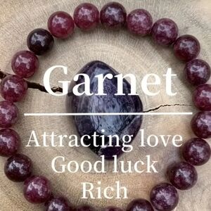 8mm Garnet Beaded Bracelet - Rich Purple and Deep Red